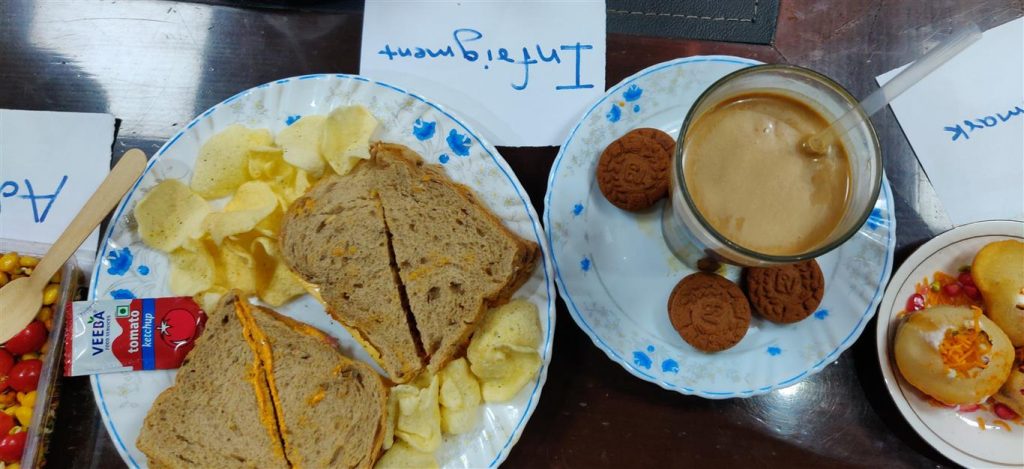 Spicy Tea-Bread with Biscuits