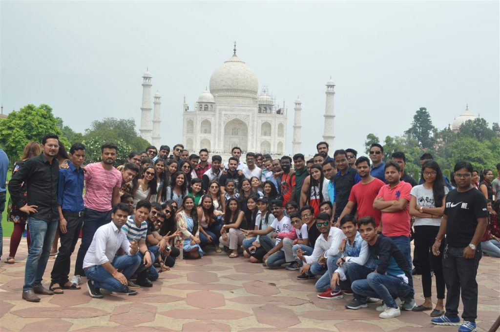 S.S. Rana & Co. Present Founder Day at Taj Mahal 2019