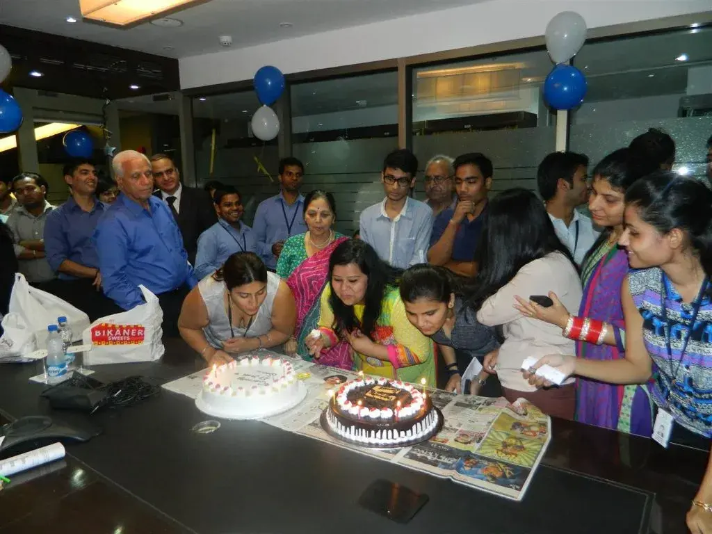 Celebrate anniversary with office employees