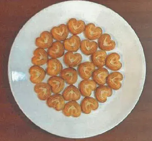britannia little hearts in plate